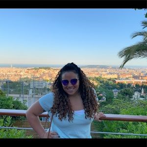 Meet your Posher, Corinne